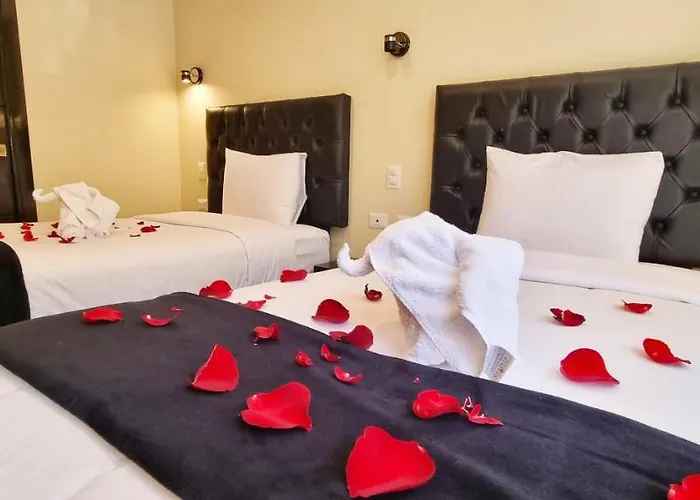 Hotel Raices 3*